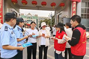 多库全场4次关键传球，0射正0次成功过人，12次对抗赢得2次